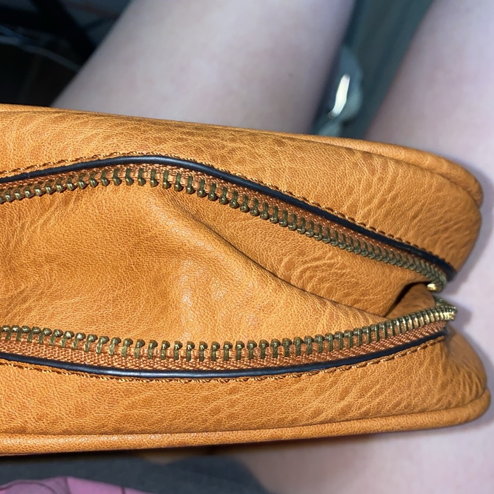 🐛Stylish Tan Women's Purse with lots of pockets! - Picture 9 of 14